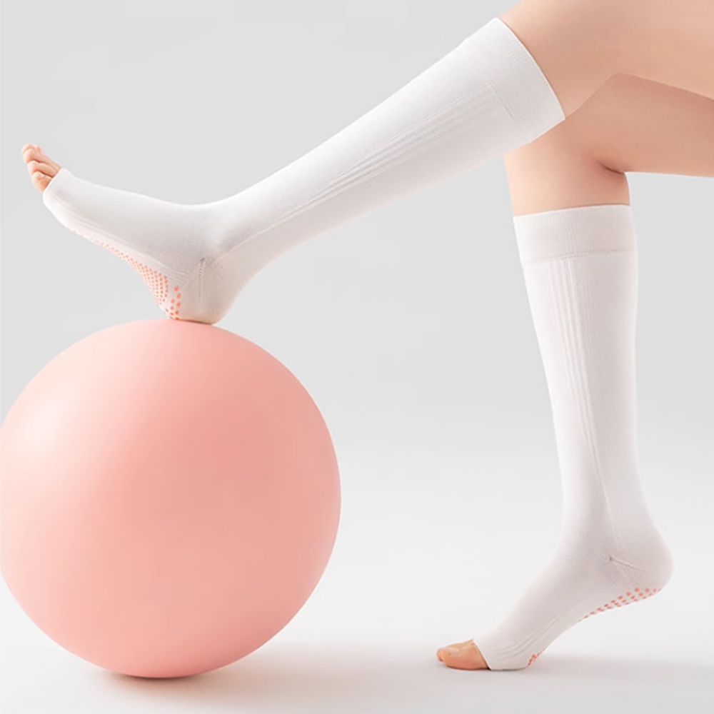 Kaus Kaki Yoga Profesional den - Sports Socks ulasan dan harga